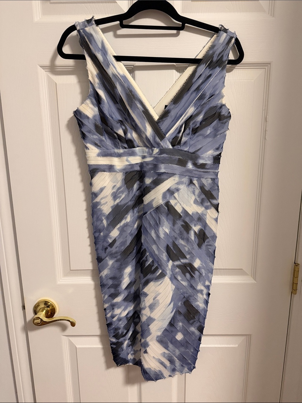 Ann Taylor Blue, White & Gray V-Neck Pleated Midi Dress